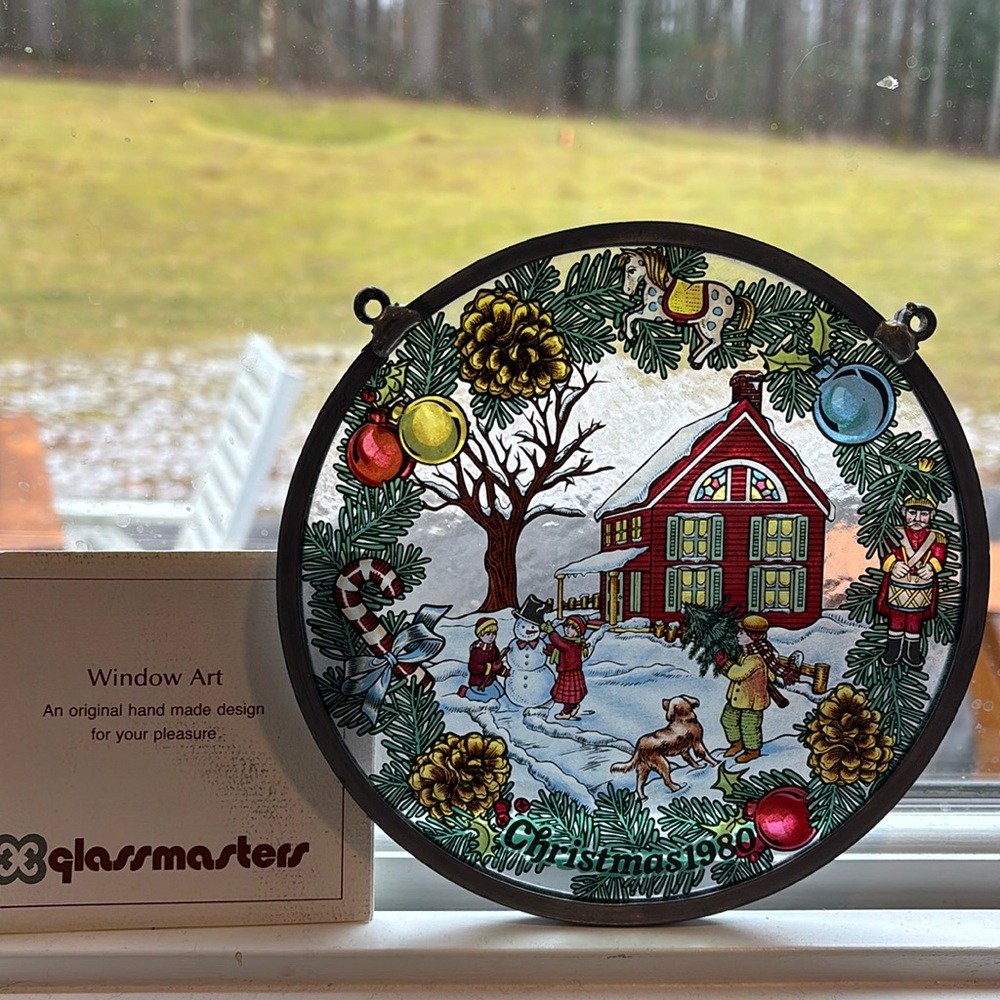 GLASSMASTERS ART GLASS
DATED 1980
Excellent Condition